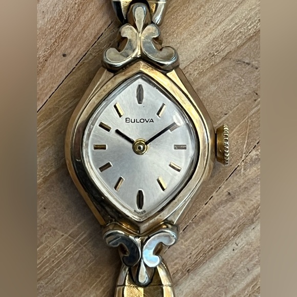 Bulova Ladies Watch Vintage Mechanical Winding Two Tone Bracelet Silver Dial - Picture 3 of 11